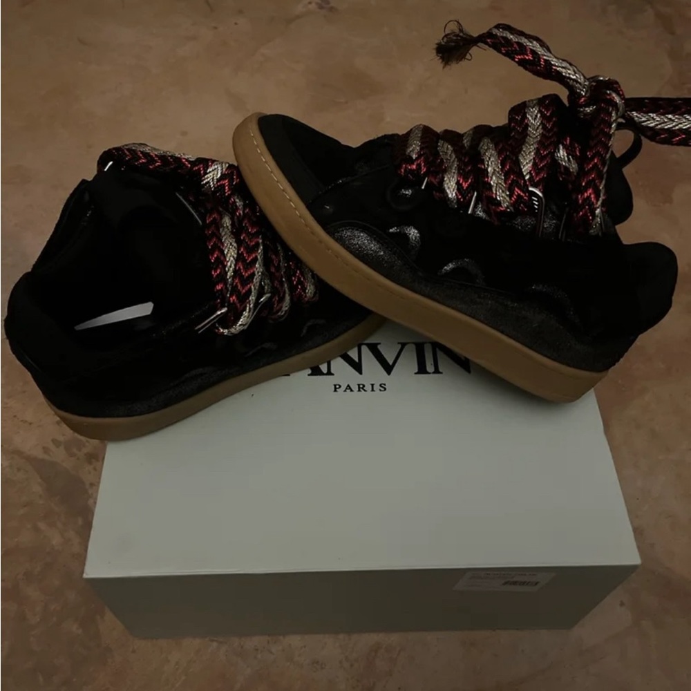 Lavin curb worn 2-4 times just trynna sell them